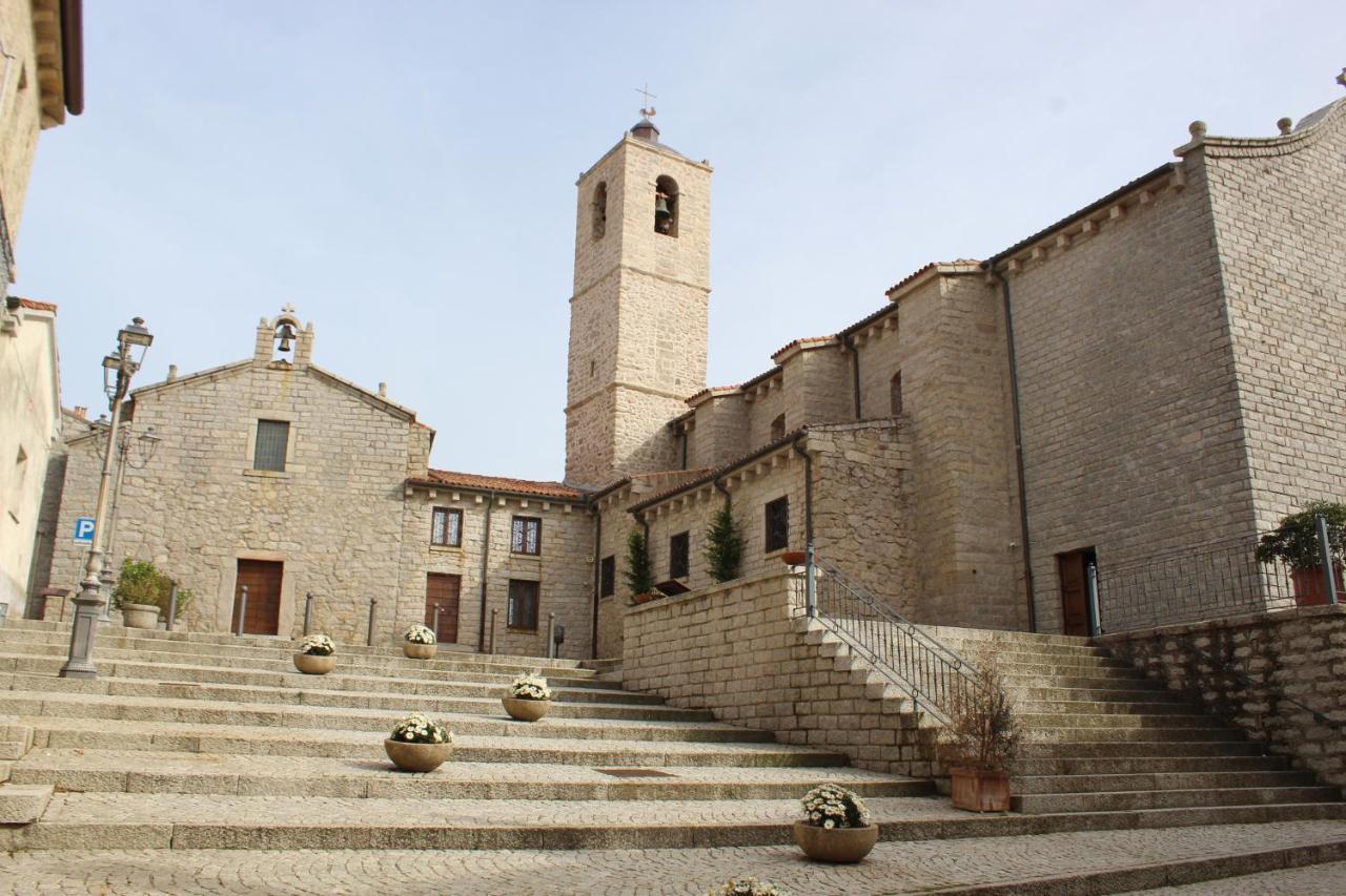 La Vecchia Posta B&B Calangianus Luaran gambar